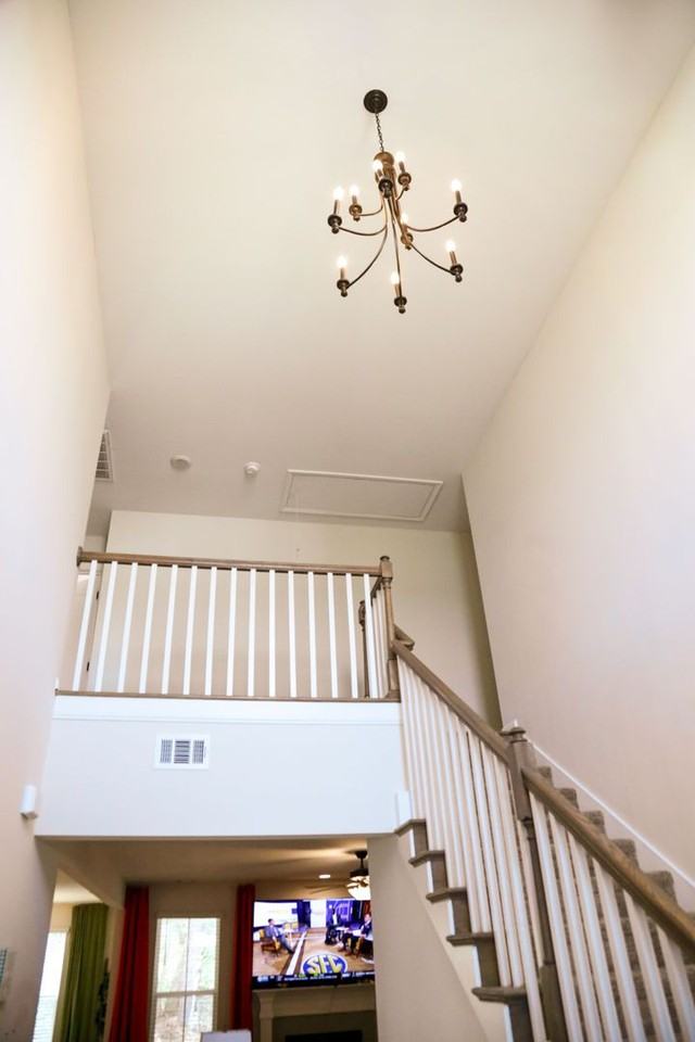 90 Oakmont Dr - Photo 3 of 35