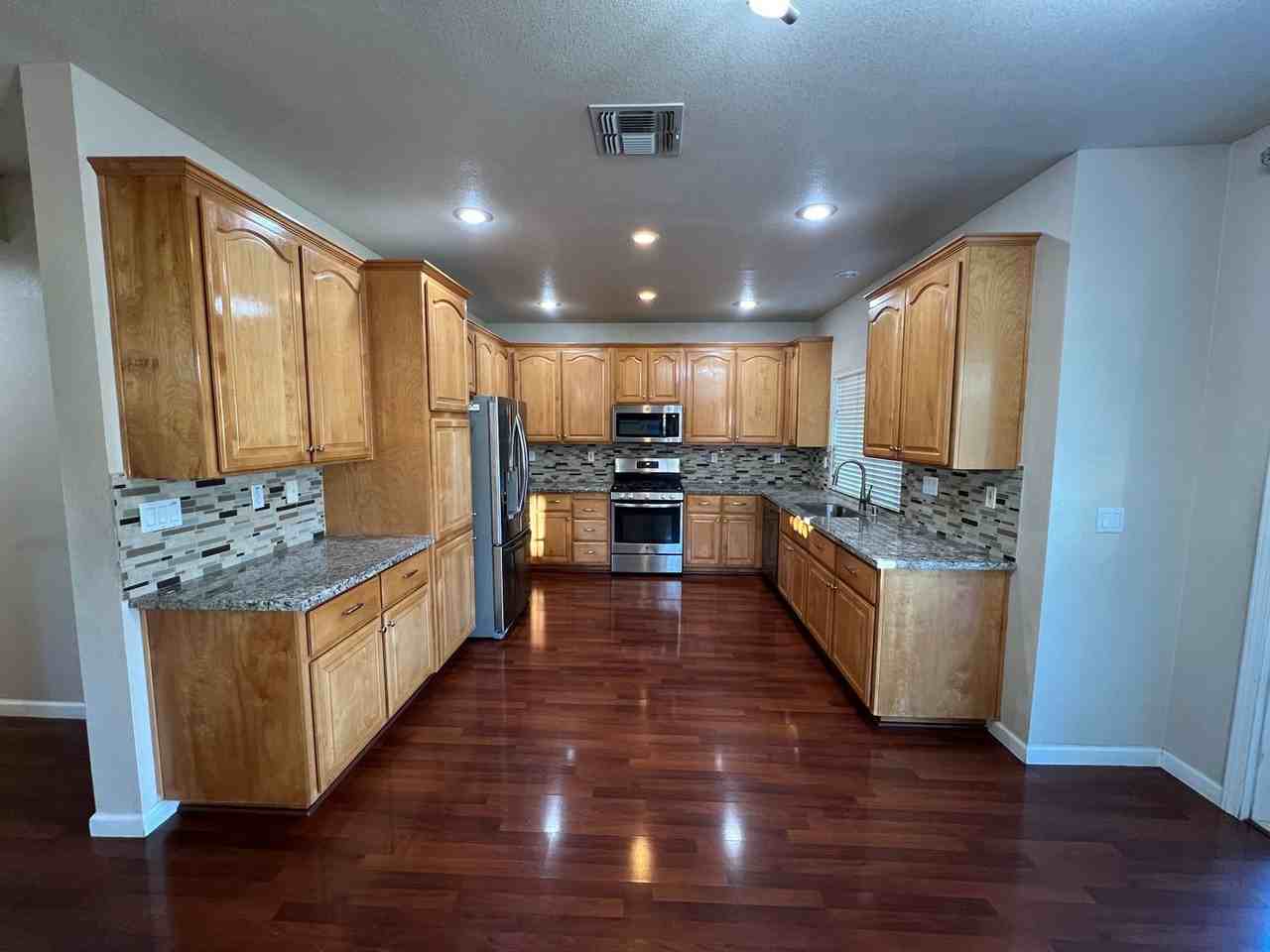 669 Hillswick Cir - Photo 3 of 13