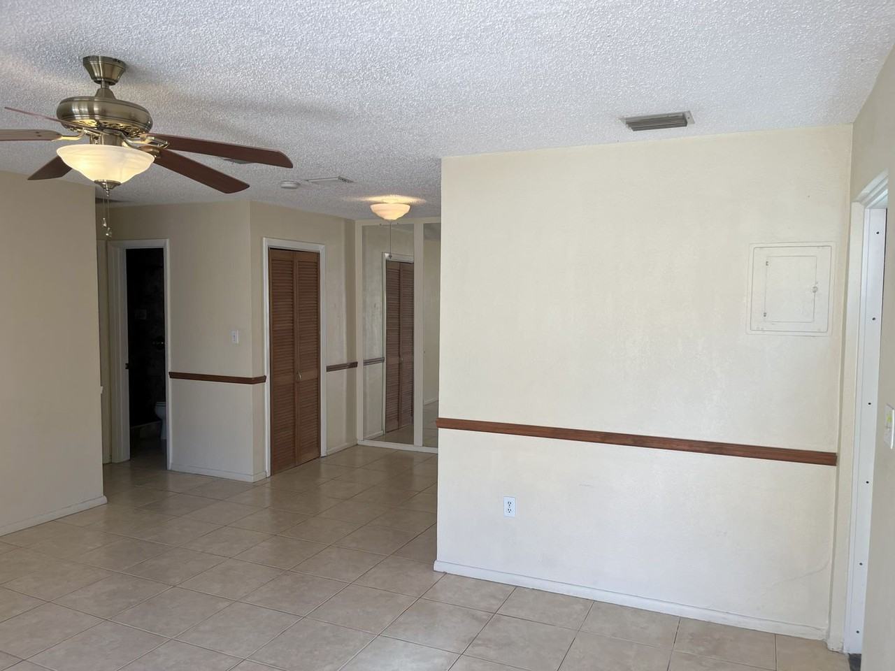 409 F St - Photo 3 of 15