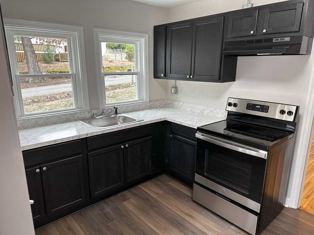 4402 20th St Ne - Photo 2 of 21