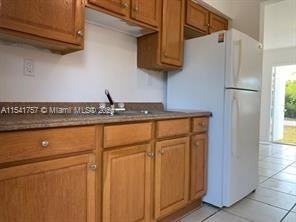 6437 Sw 22nd St - Photo 3 of 15