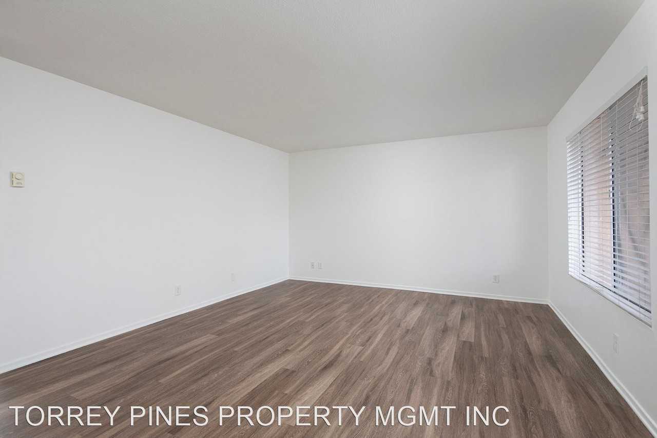 Cary Manor Apartments - Photo 3 of 9