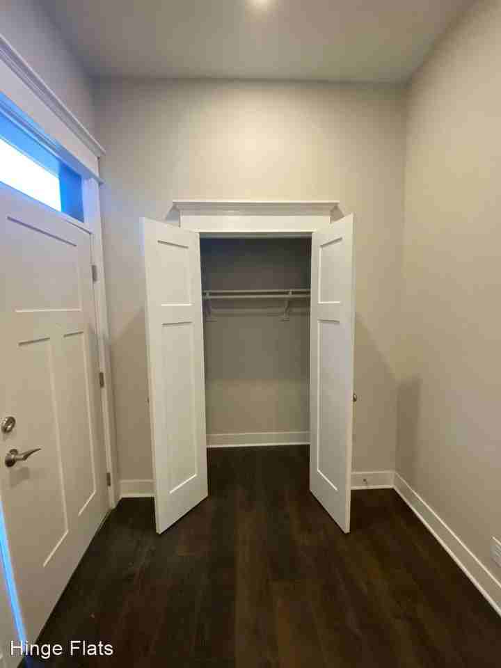 The Hinge Flats - Photo 3 of 18