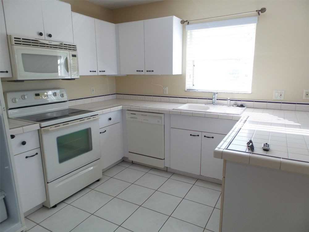 741 NE Stuart St - Photo 2 of 13