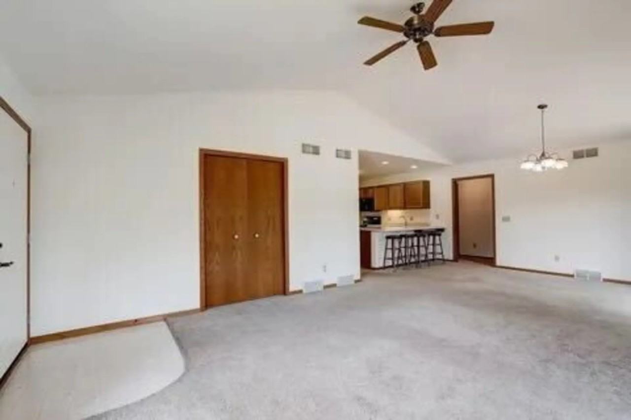 707 Forest Glen Cir - Photo 3 of 10