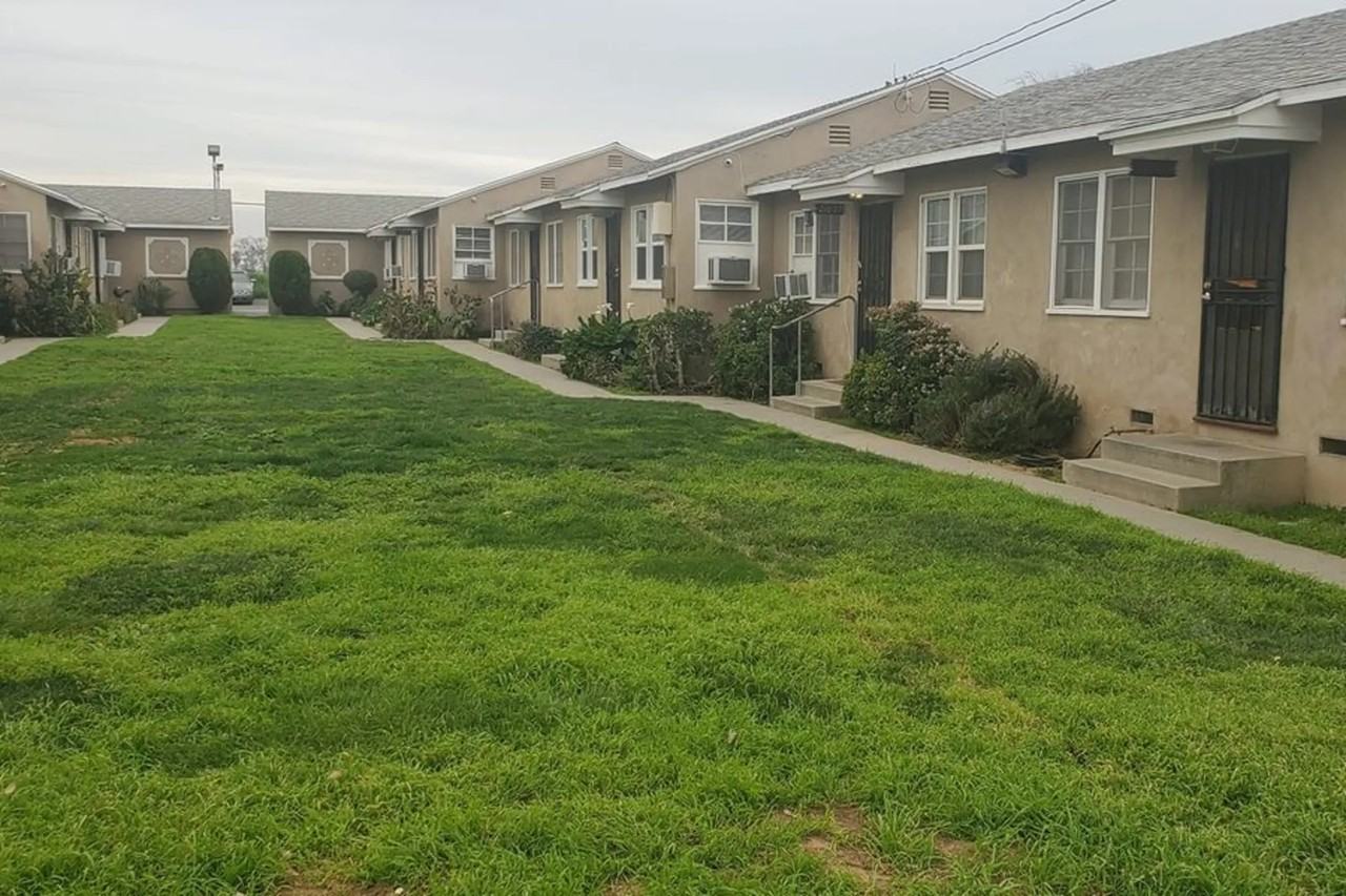 21839 Dracaea Ave - Photo 3 of 7