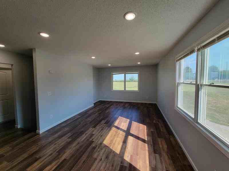 2256 Fairfax Dr - Photo 7 of 14