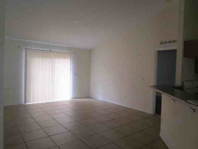 1110 17th St - Photo 3 of 5