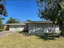 featured image of 1609 Clover Dr