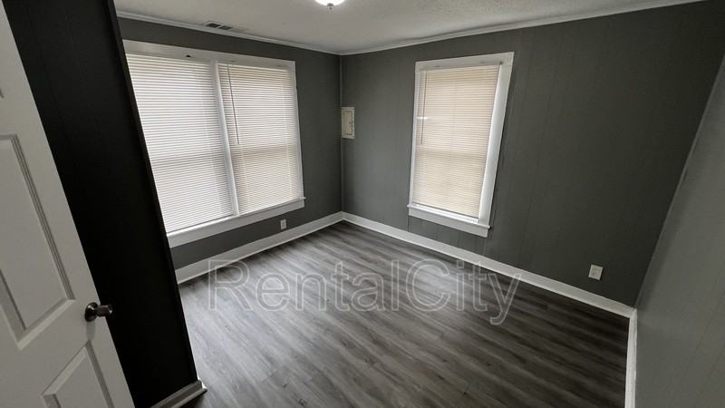 2118 Farmer Ave - Photo 3 of 14