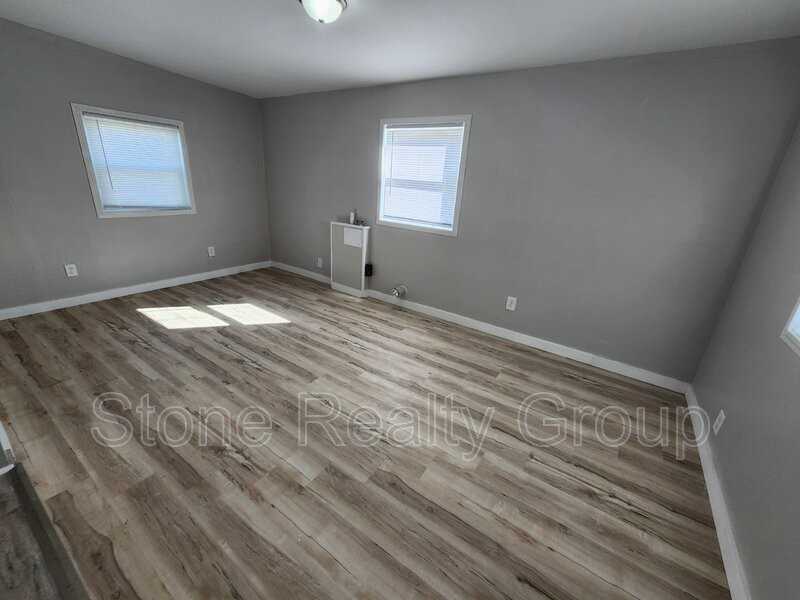 2445 Liberty Ave - Photo 3 of 12