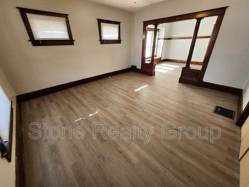 715 S 16th St - Photo 3 of 10