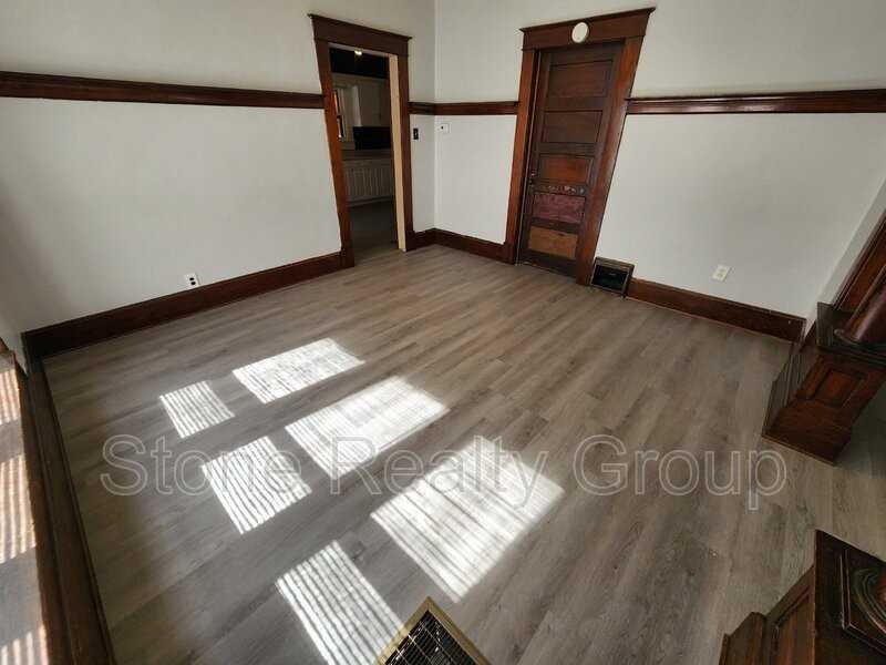 715 S 16th St - Photo 4 of 10
