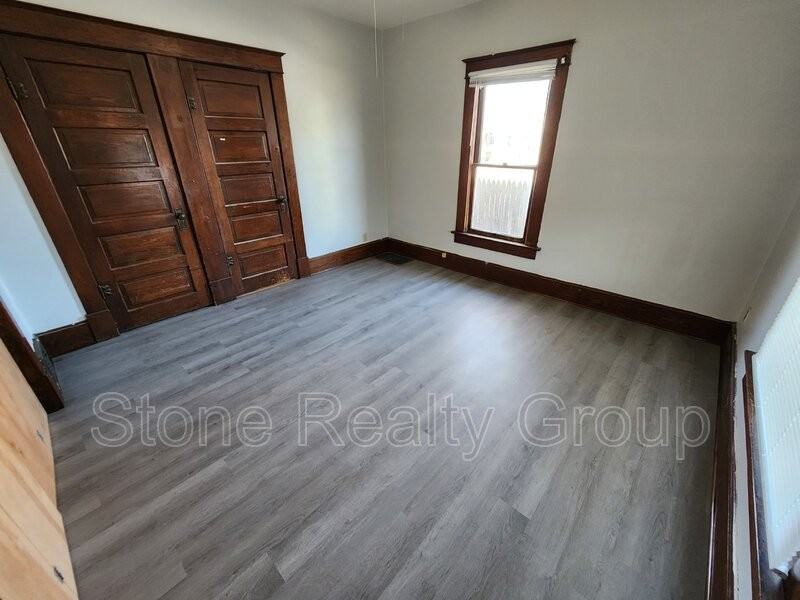715 S 16th St - Photo 5 of 10