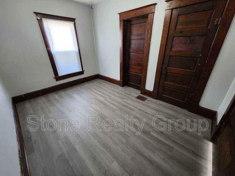 715 S 16th St - Photo 6 of 10