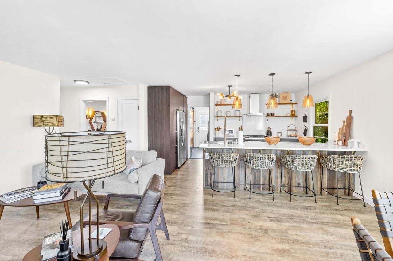 660 Silverado Trl - Photo 6 of 43