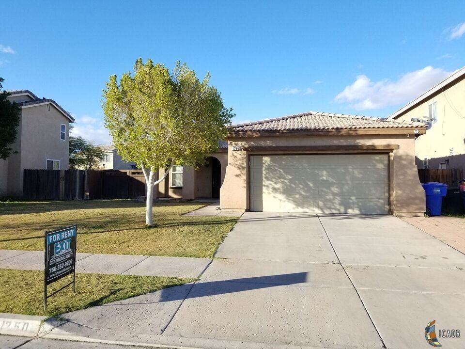 1250 Meadowview Ave, El Centro, CA 92243 4 Bedroom House for 2,400