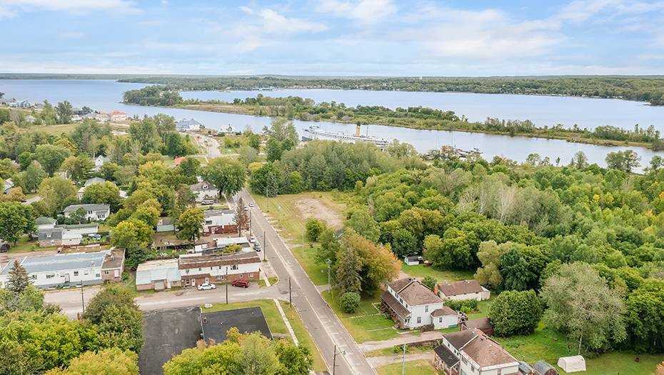 379 Talbot Street - Photo 3 of 3