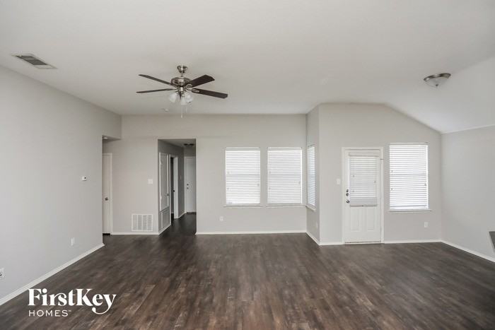 217 Jennie Marie Cir - Photo 3 of 15