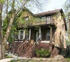 featured image of 736 E Johnson St