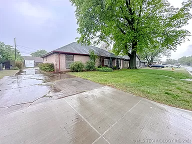 8250 E 33rd St - Photo 3 of 10
