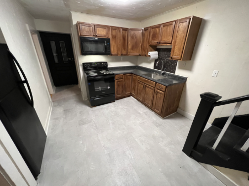 14 Cross St - Photo 2 of 6