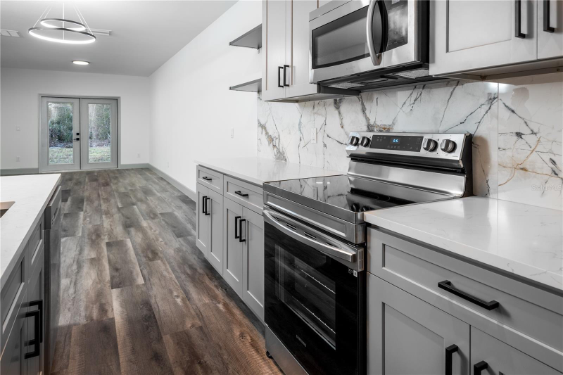 2242 Fernwood St #A - Photo 2 of 18