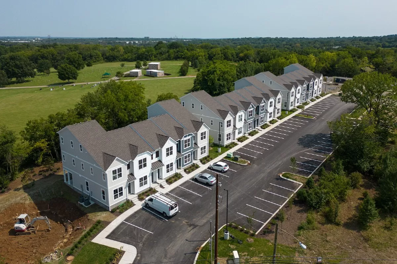 1170 S Dickerson Rd - Photo 2 of 11