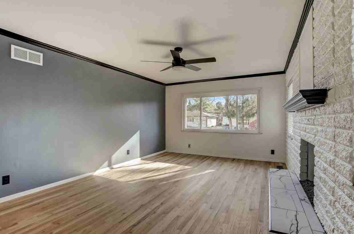 1092 Helen Drive - Photo 2 of 19