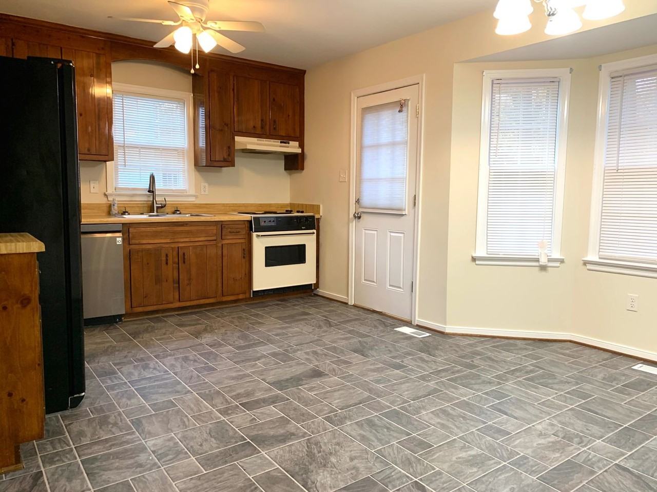 2442 Crystal Ridge Rd - Photo 6 of 8