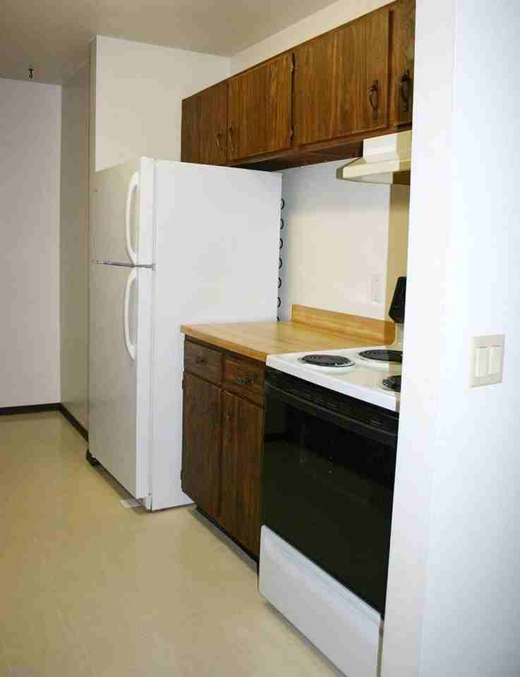 COUNTRY GLEN APTS - Photo 6 of 40