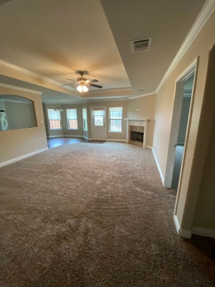 518 Big Red Cir - Photo 3 of 11