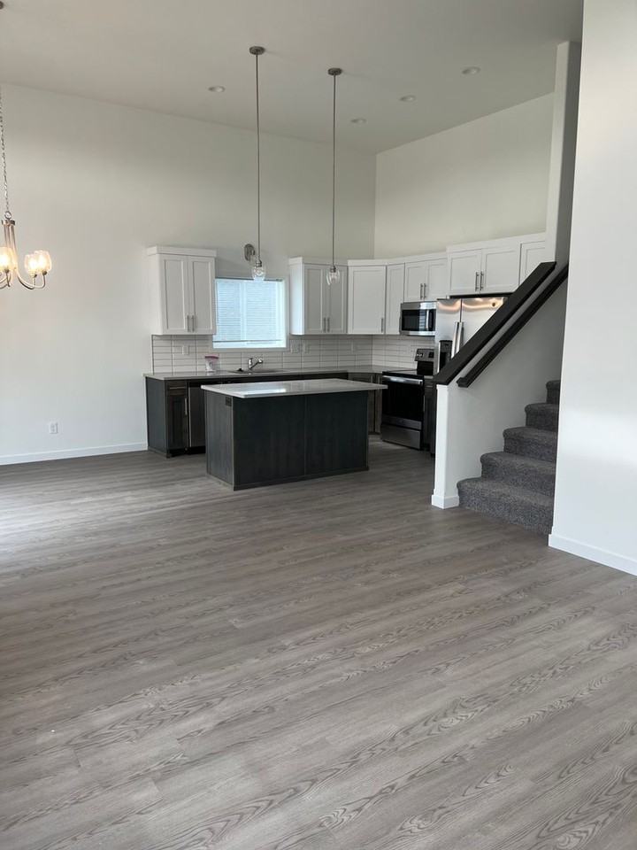 915 46th Ave S - Photo 4 of 17