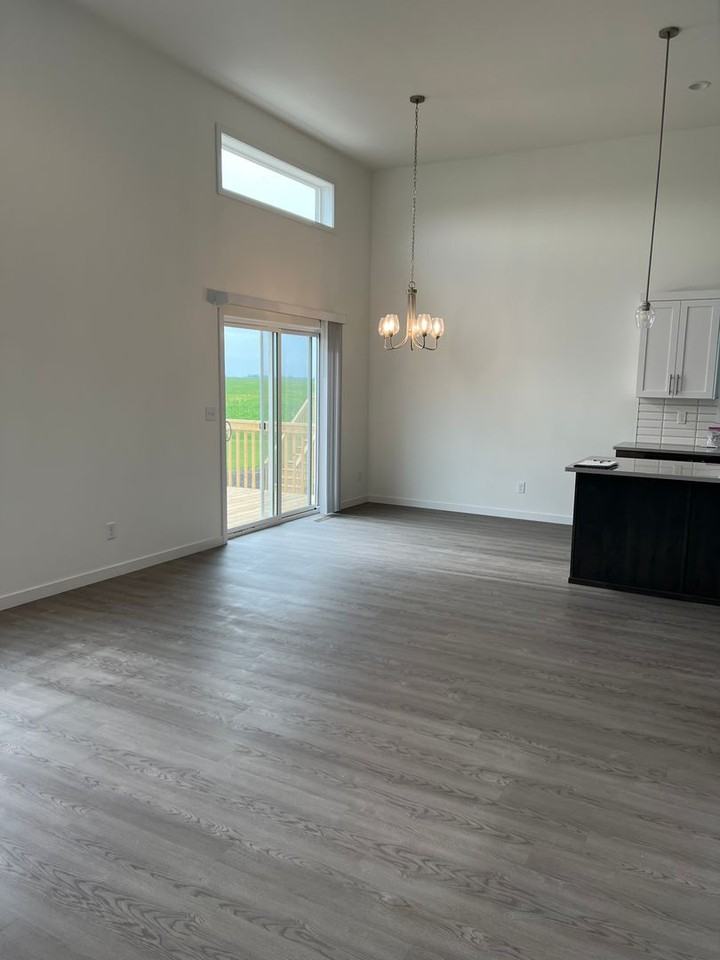 915 46th Ave S - Photo 3 of 17