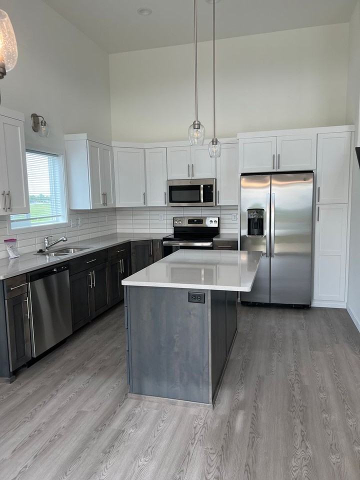 915 46th Ave S - Photo 5 of 17