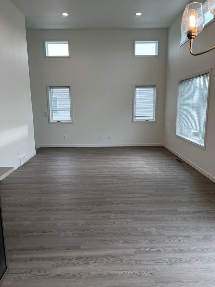 915 46th Ave S - Photo 6 of 17