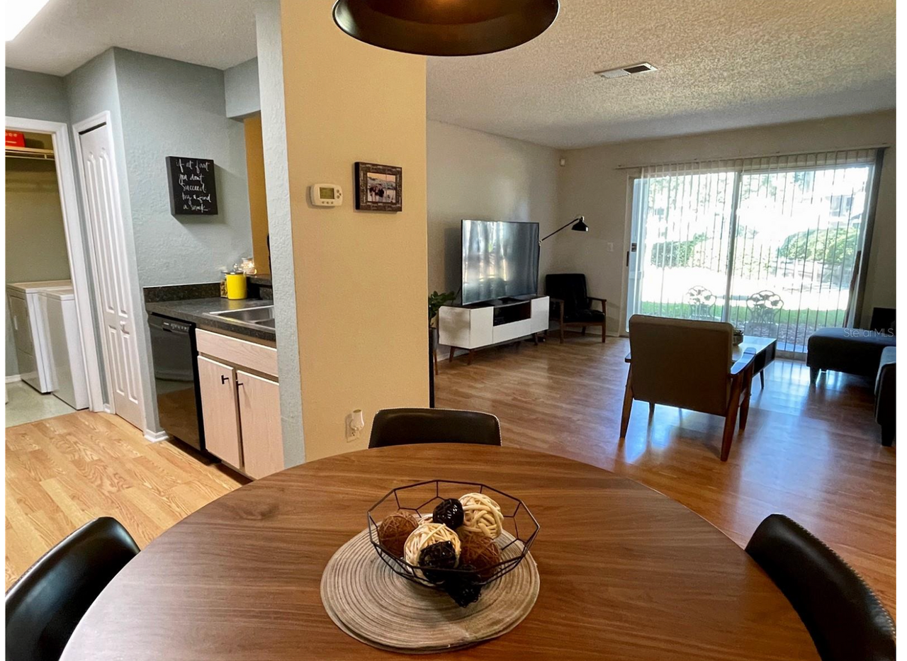 3705 Sw 27th St - Photo 3 of 10