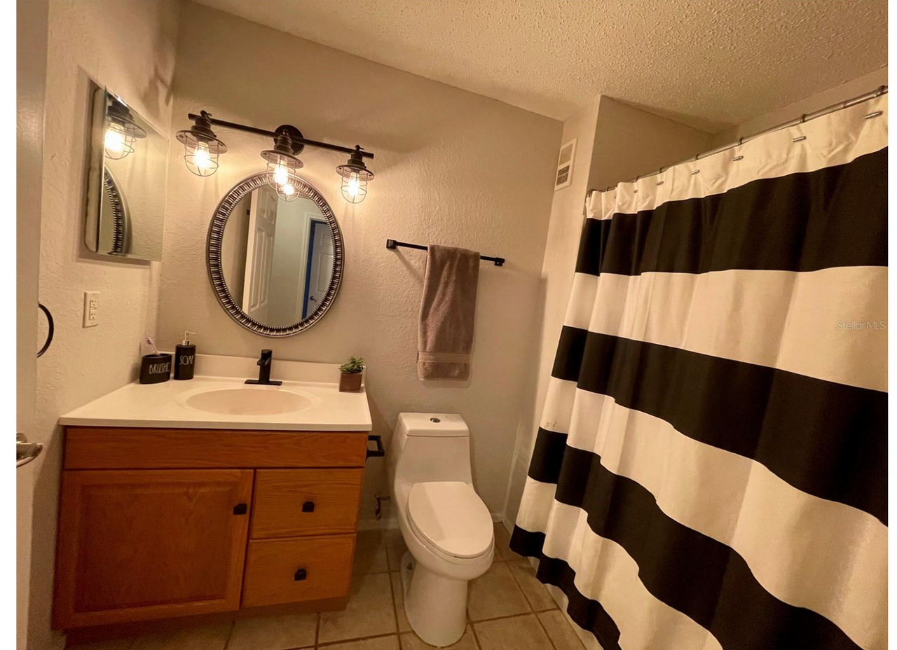 3705 Sw 27th St - Photo 5 of 10