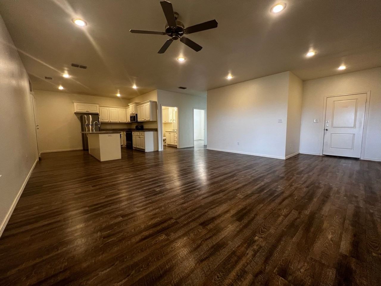 6920 20th St - Photo 4 of 16