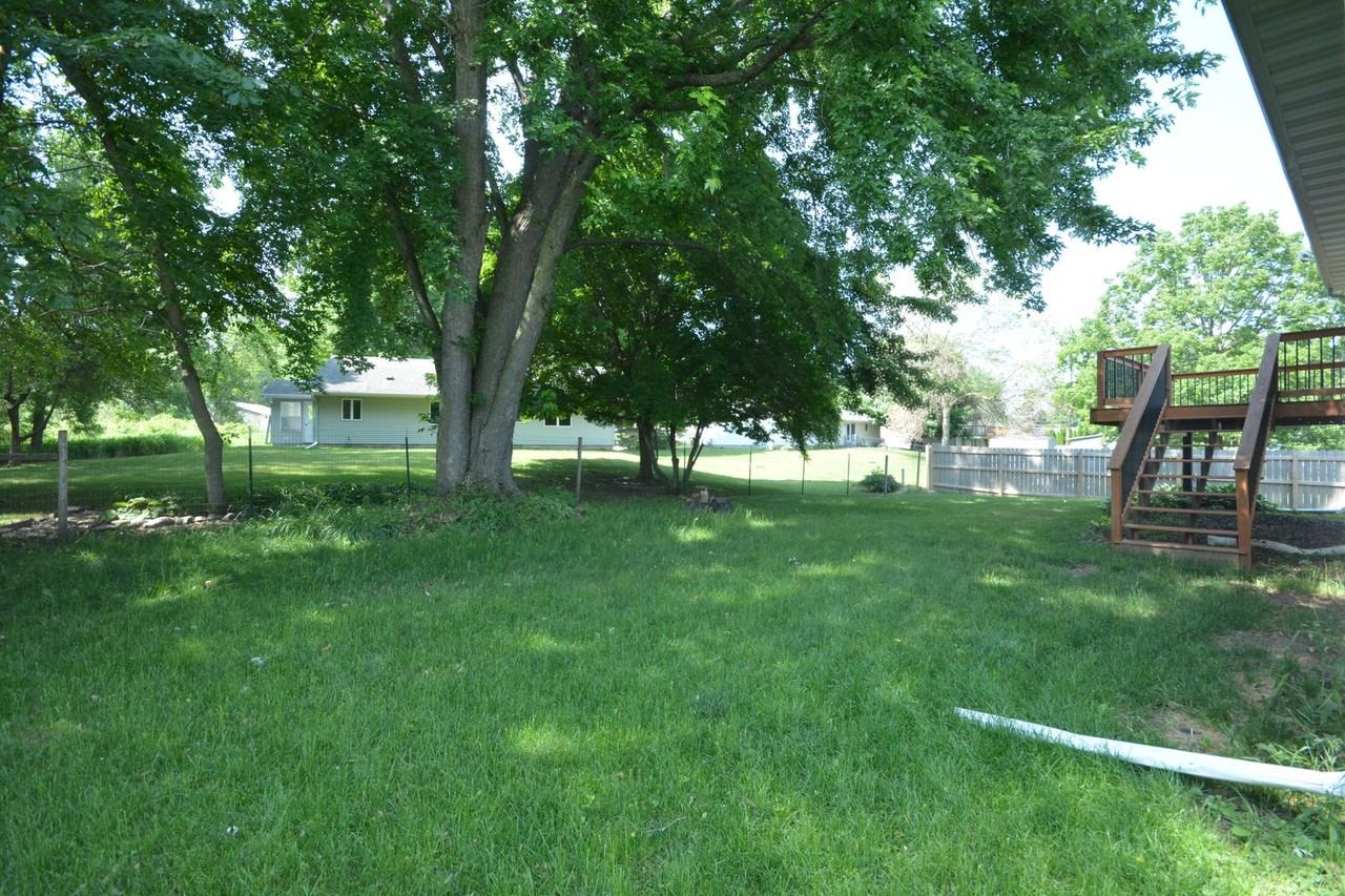 569 E 4th St - Photo 2 of 22