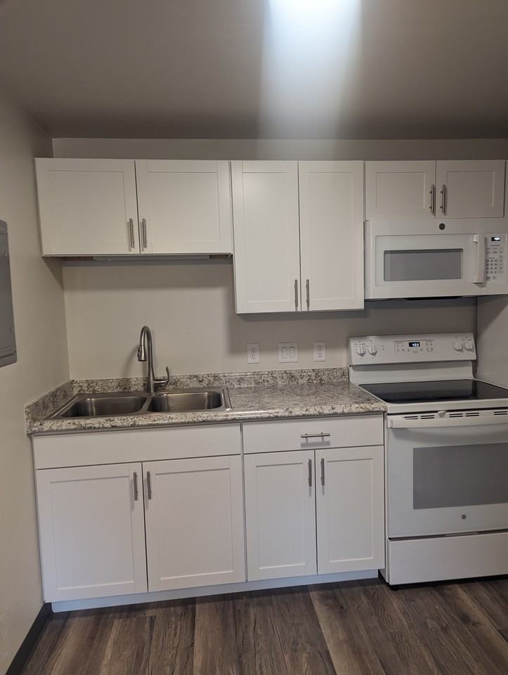 1360 Glenwood Ave #2 - Photo 5 of 14