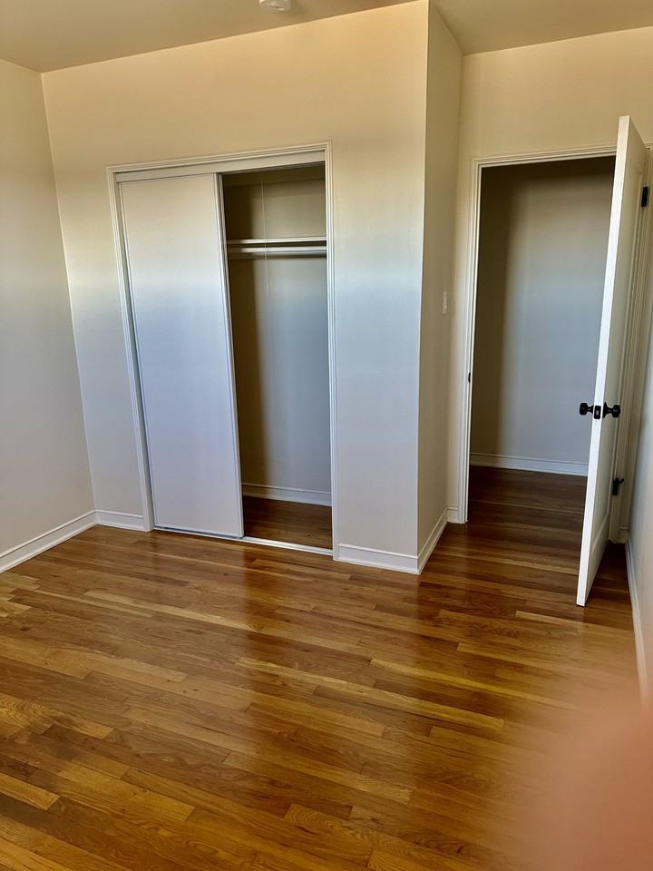 2707 N Kansas St #5 - Photo 3 of 10