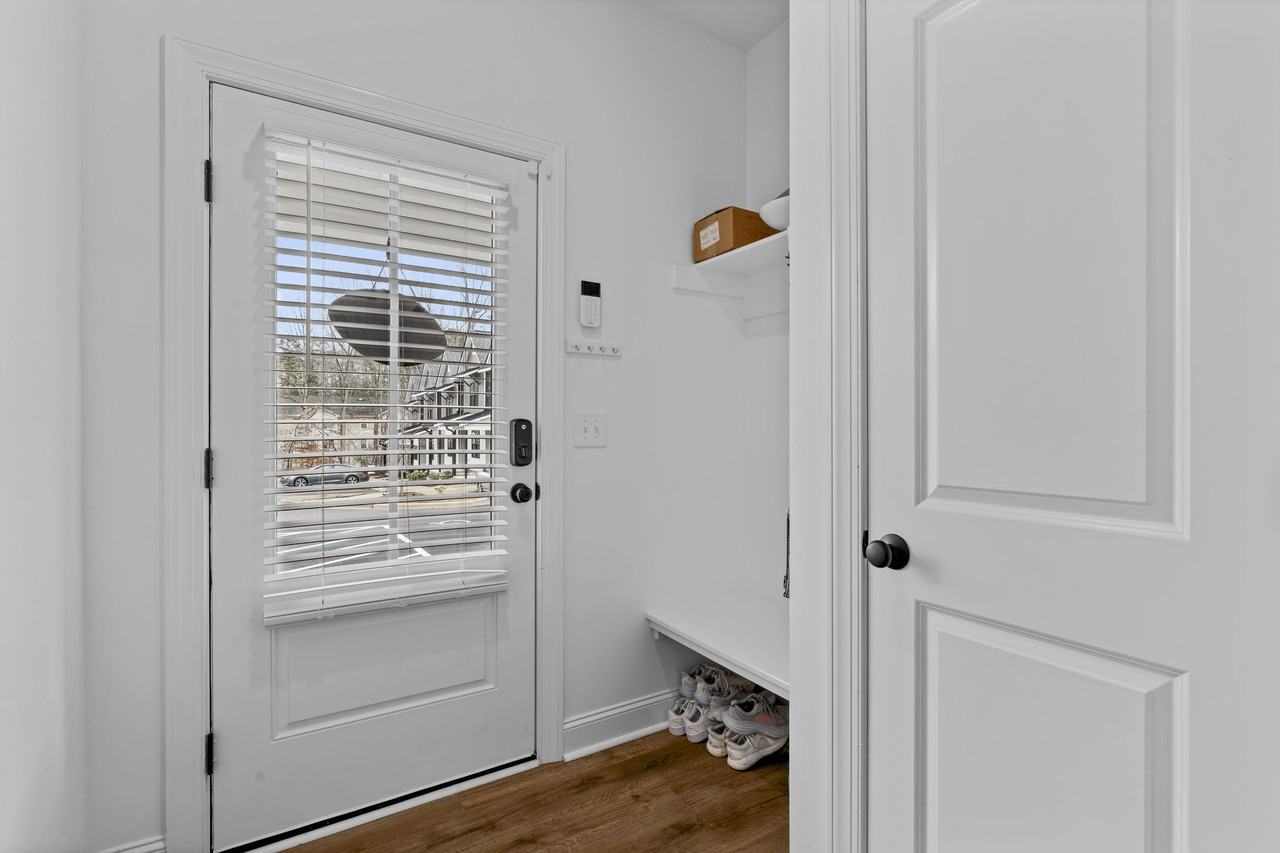 5619 Johnson Woods Ct #NA - Photo 4 of 31