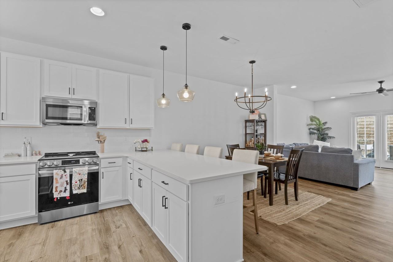 5619 Johnson Woods Ct #NA - Photo 6 of 31