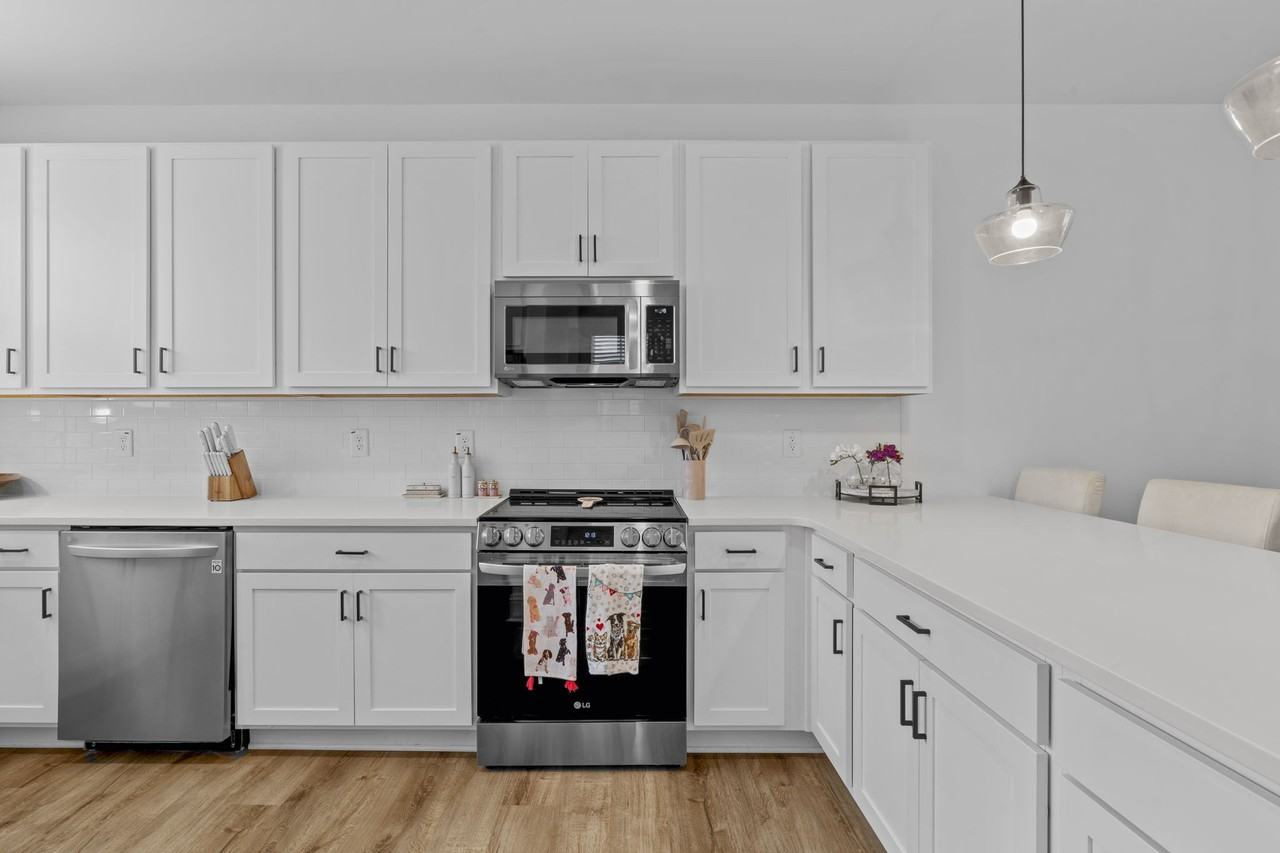 5619 Johnson Woods Ct #NA - Photo 7 of 31