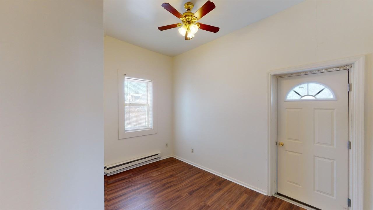 2215 Washington Ave #2 - Photo 4 of 19