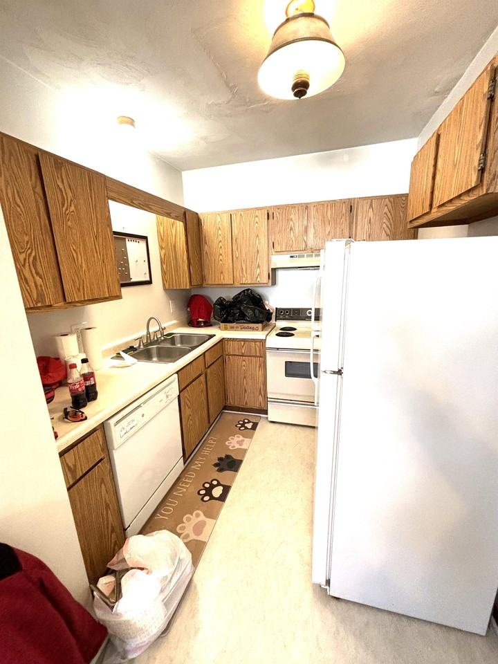 600 State St #4 - Photo 2 of 9