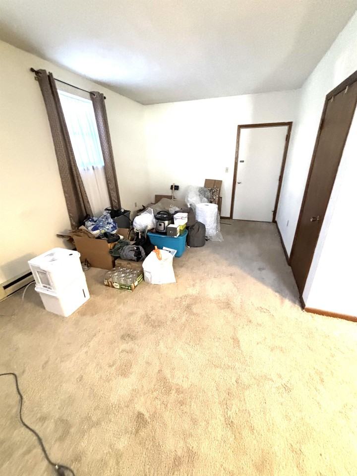 600 State St #4 - Photo 4 of 9