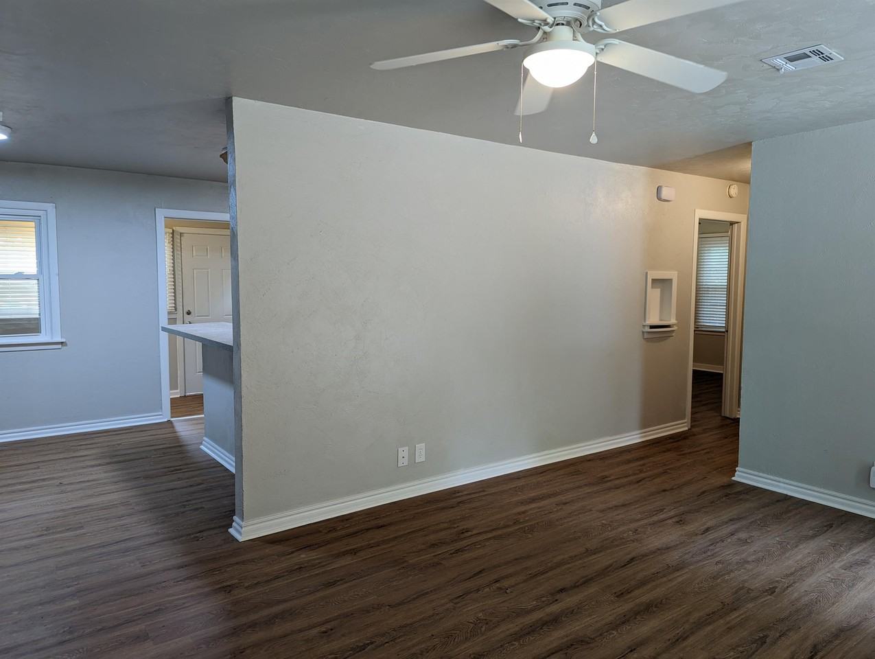 1027 W Apache St #0 - Photo 4 of 23