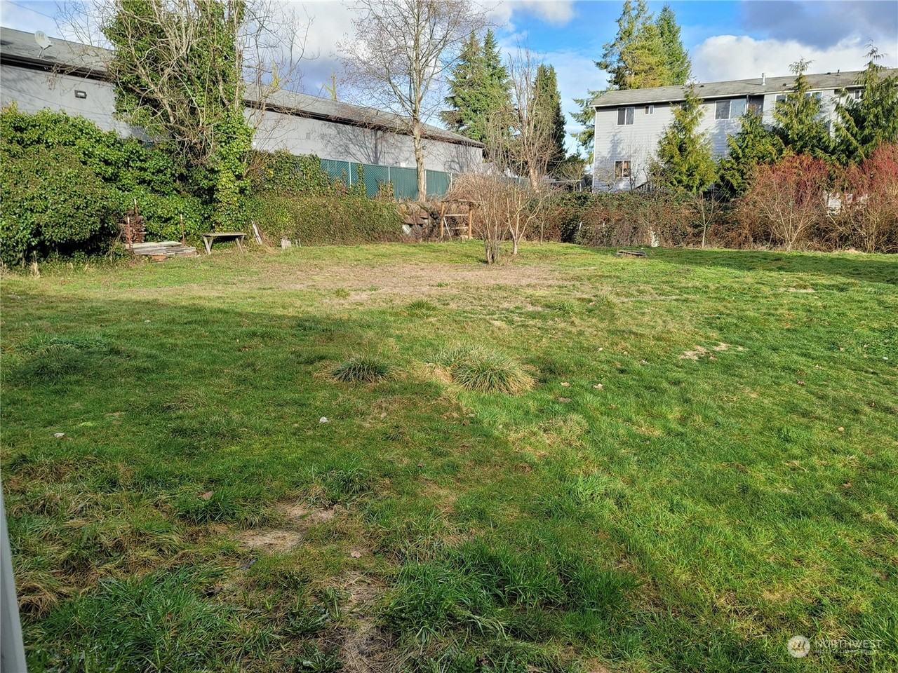 10119 1st Pl W - Photo 3 of 22